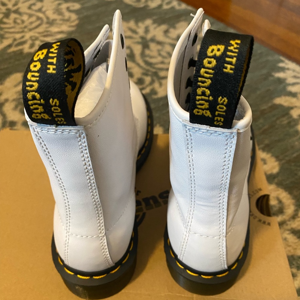 WHITE DOC MARTENS - Picture 4 of 5